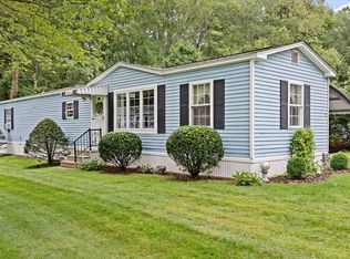 27 Tyler St, Brookfield, MA 01506