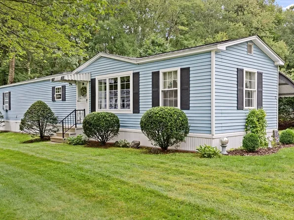 27 Tyler St, Brookfield, MA 01506