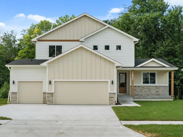 812 Pelican Dr, Polk City, IA 50226