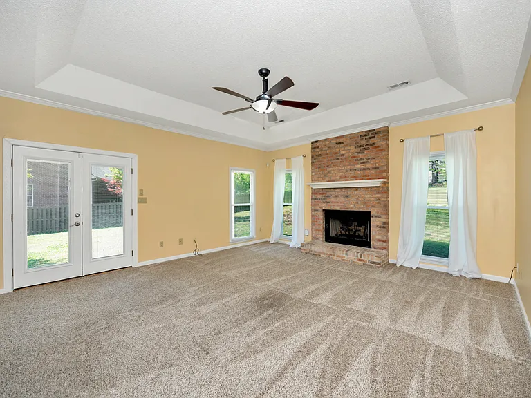 722 Highland Dr — Photo 5