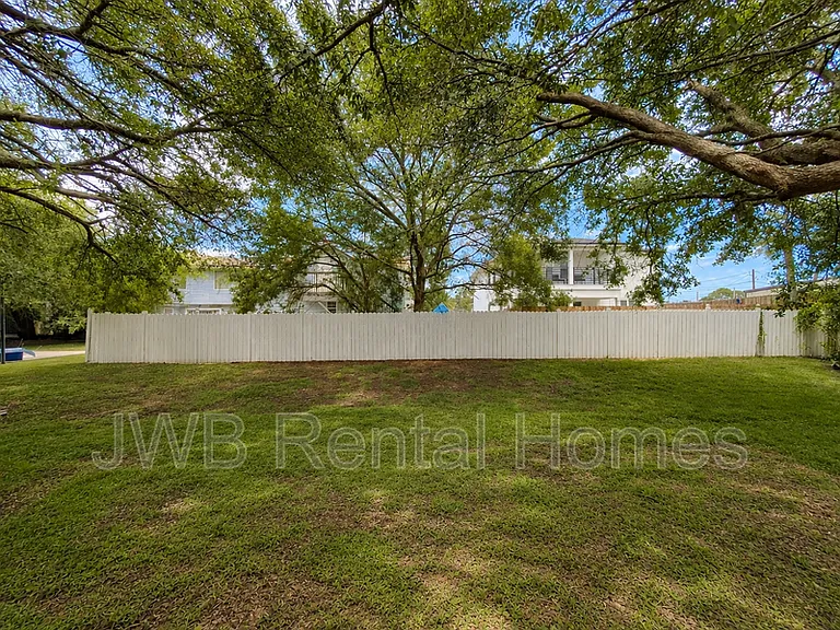 69 W 5th St — Photo 14