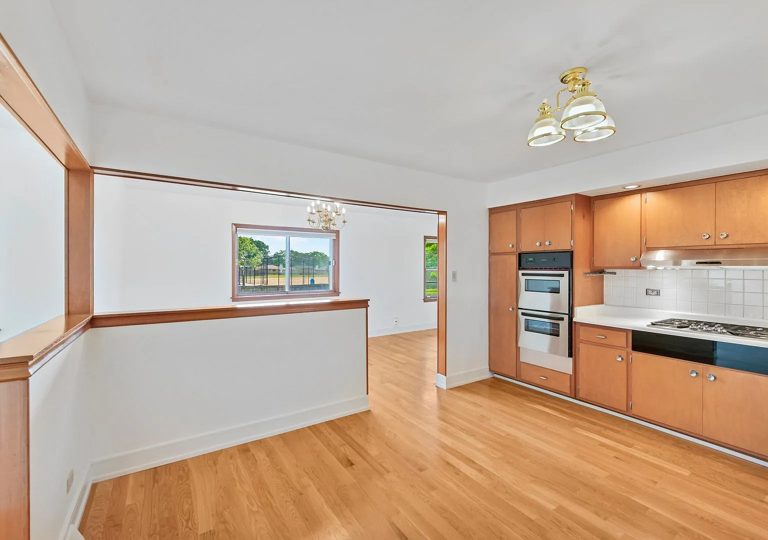 3 bed, 1717 sqft, $3,800 — Photo 4