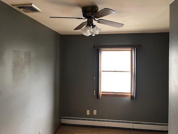 4th image of 276 Tennis Ct Floor 2