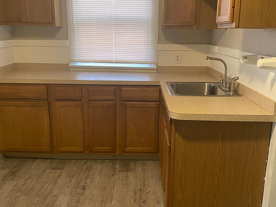 1st image of 633 Englewood Ave #1