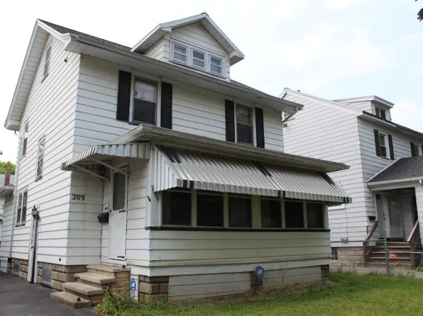 209 McNaughton St, Rochester, NY 14606