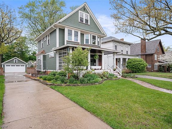 2nd image of 1358 Summit Ave