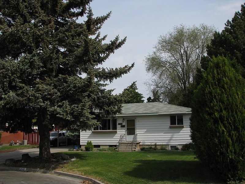 1st image of 2145 Crestwood Dr