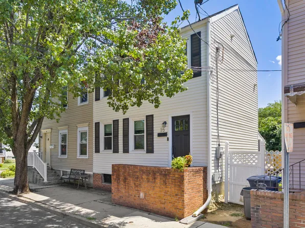 16 E Burlington St, Bordentown, NJ 08505