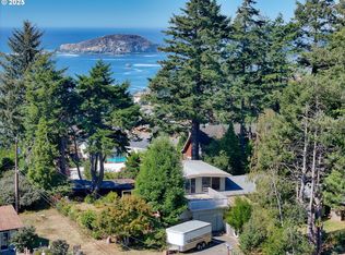 1210 E Mar Vista Ln, Brookings, OR 97415