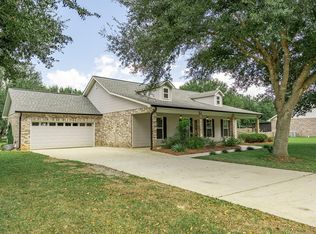 17 Winnabago Ln, Picayune, MS 39466