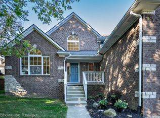 4594 Clifford Rd, Brighton, MI 48116