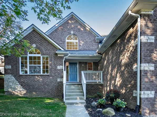 4594 Clifford Rd, Brighton, MI 48116