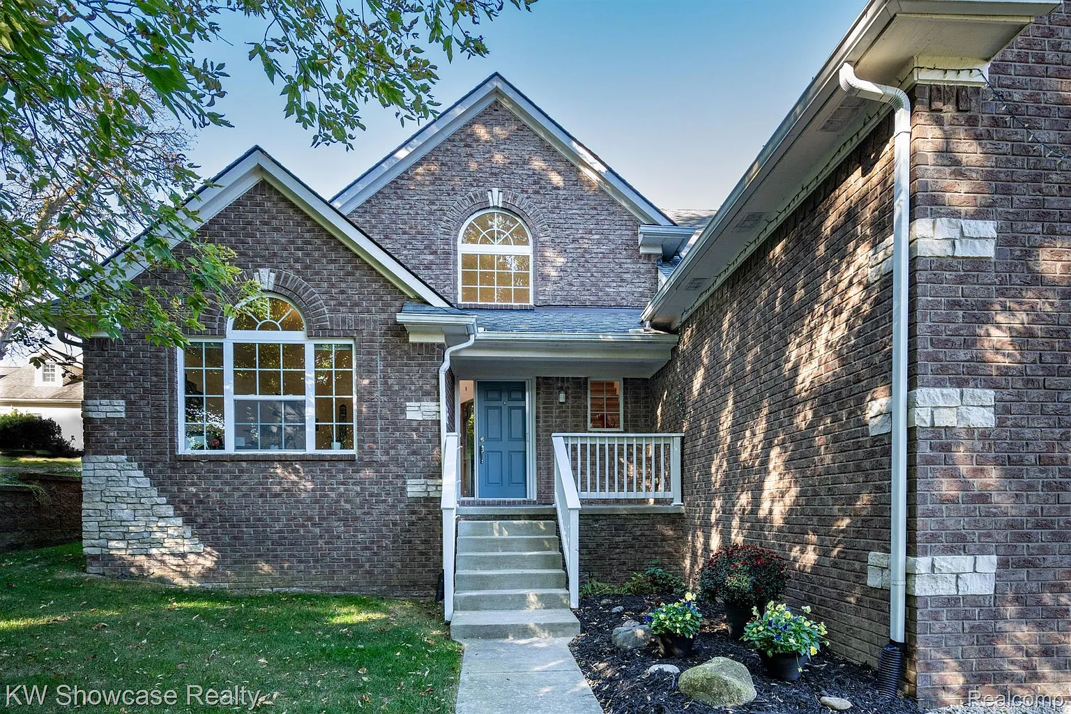 4594 Clifford Rd photo 1