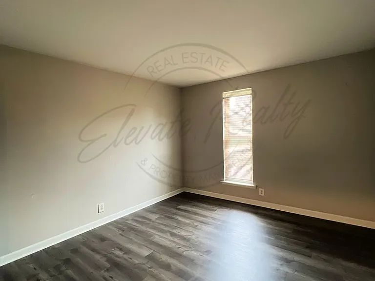 555 N Dupont Ave #A6 — Photo 12