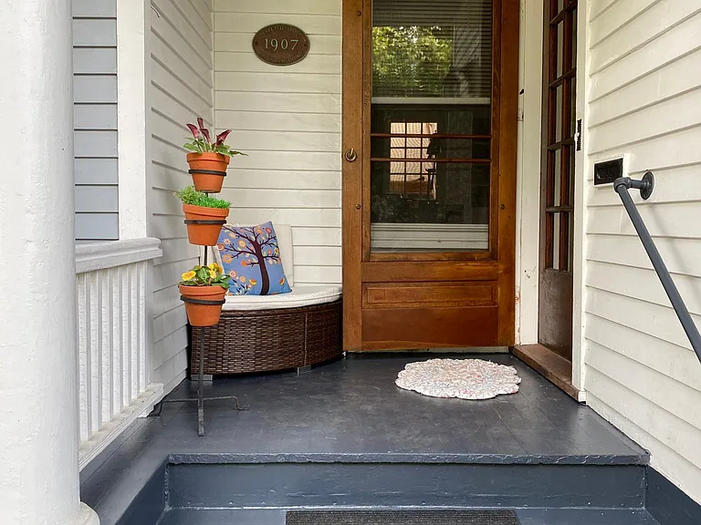 17 Elm St — Photo 2