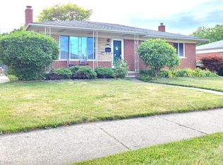 31029 Wellston Dr, Warren, MI 48093