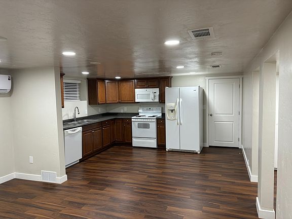 3rd image of 1024 S Main St #Basement