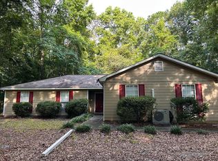 942 Douglas Dr, Ellerslie, GA 31807