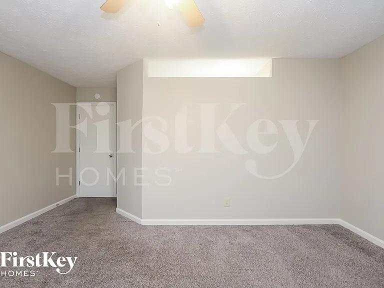 4496 Braemar Dr — Photo 7