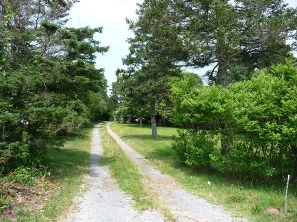 https://photos.zillowstatic.com/fp/918be739ba979c0e18175c9dd738d965-p_e.webp