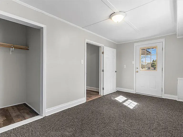248 Orville St — Photo 11