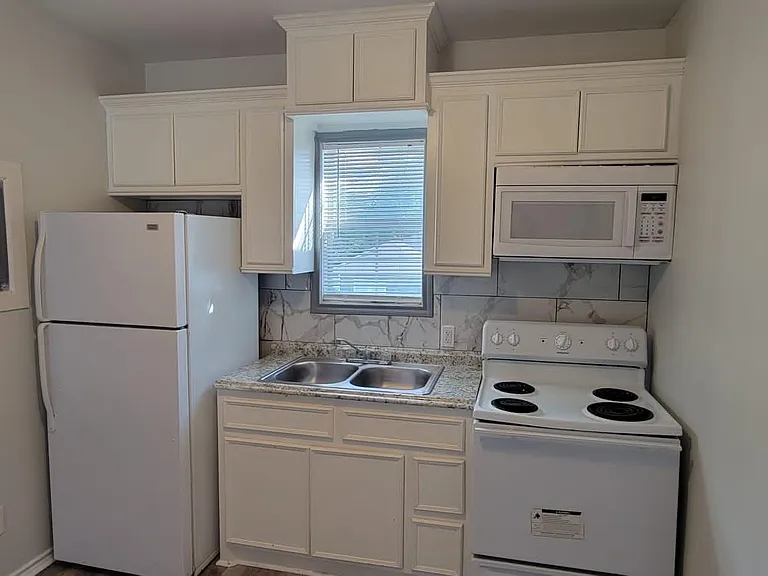 7124 Avenue F #6 — Photo 10