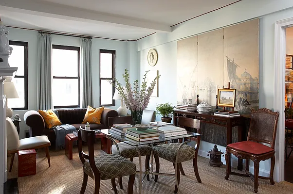 Rented by Siderow Residential Group | media 5