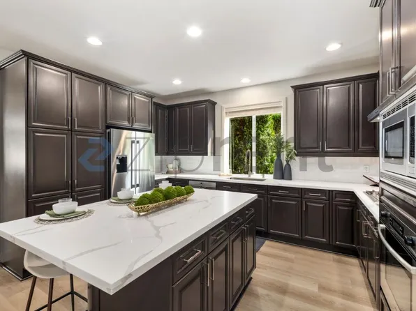 2045 32nd Ave NE, Issaquah, WA 98029