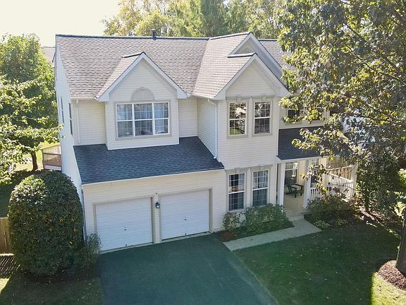 3rd image of 17232 Pickwick Dr
