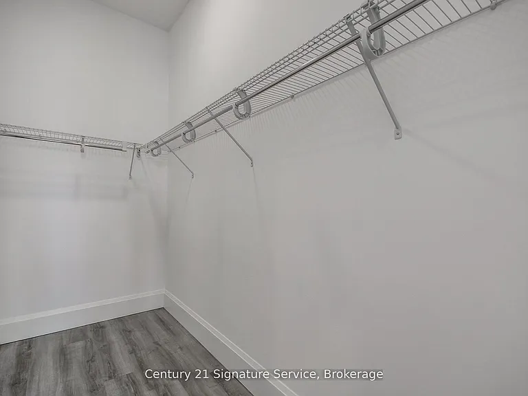 118 King St E #LPH16 — Photo 22