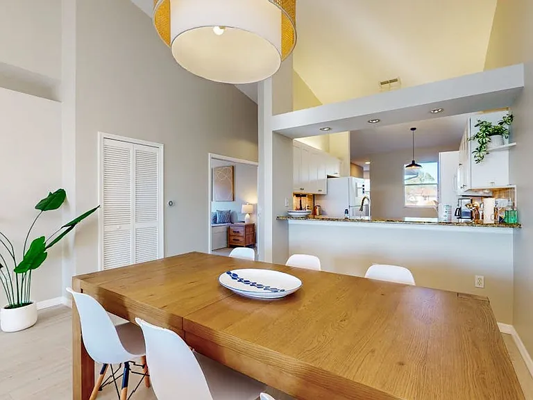 350 Robin Hood Cir #202 — Photo 5