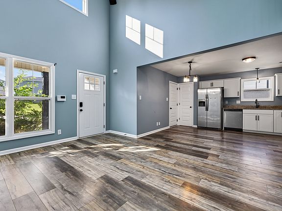 3rd image of 136 Waterwheel Cir