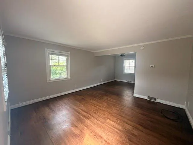 2 bed, 1.0 bath, 906 sqft, $1,700 — Photo 4