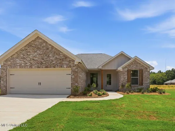 142 Stapleton Dr, Canton, MS 39046