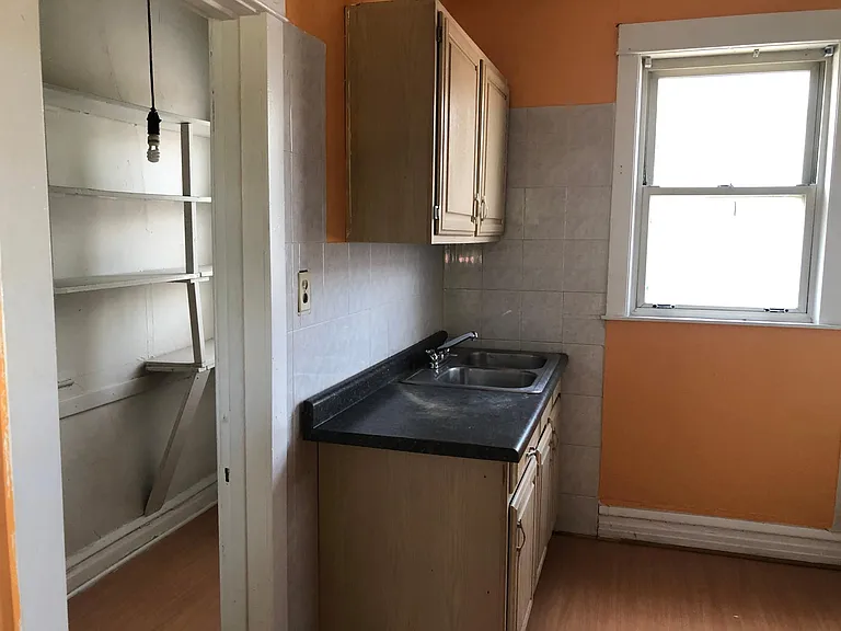 4638 W Barry Ave #2 — Photo 6