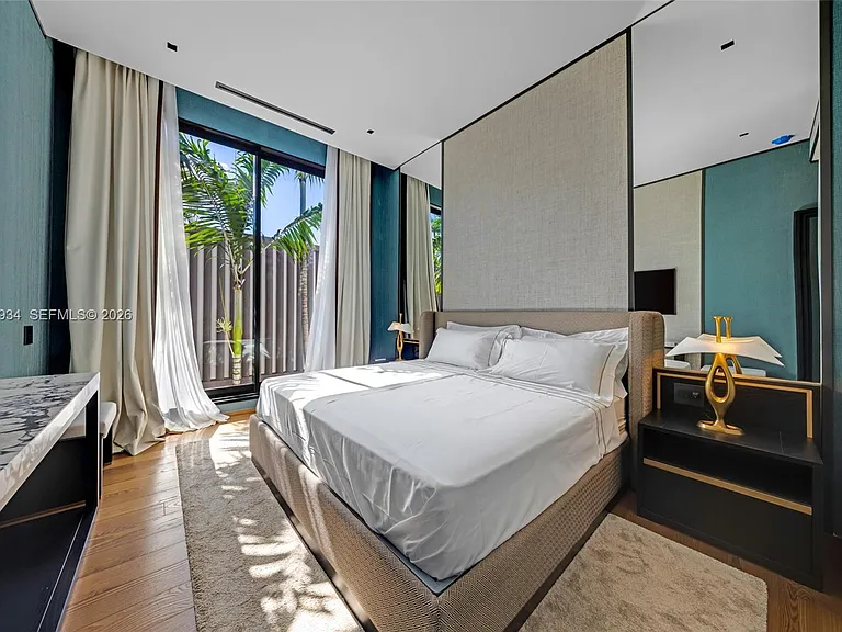 200 W Rivo Alto Dr — Photo 61