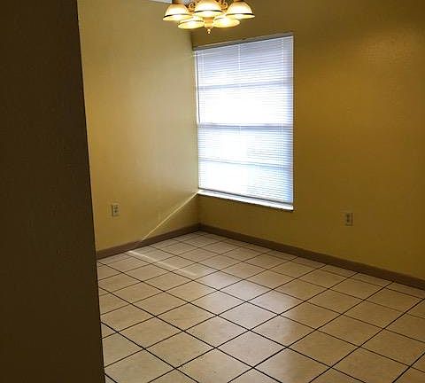 3rd image of 1814 Crystal Grove Dr