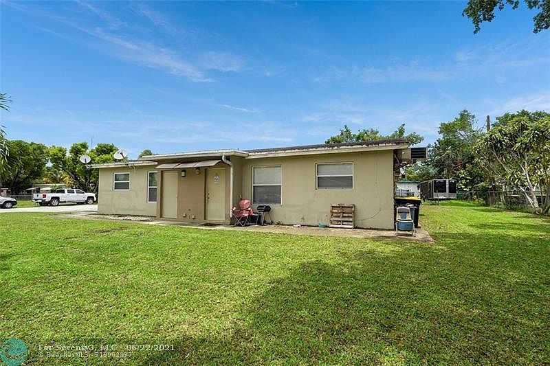 1st image of 4072 SW 52nd St