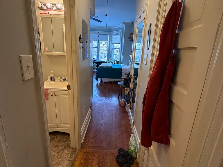 4636 Spruce St #2F — Photo 2