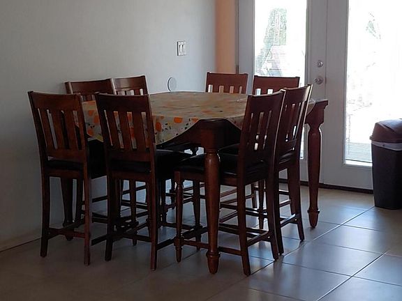 3rd image of 204 Valle Vista Dr
