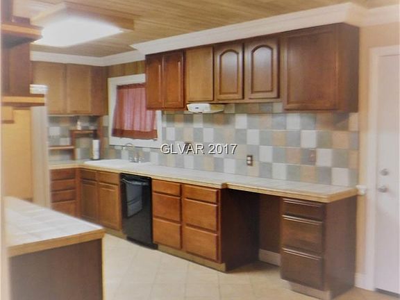 4th image of 4008 Sunrise Ave