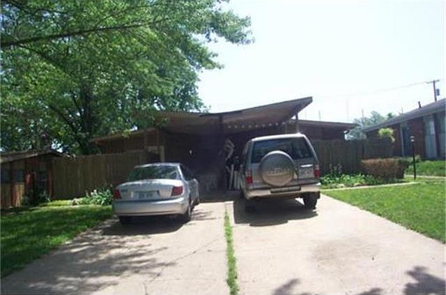 2nd image of 8331 Grandview Ln