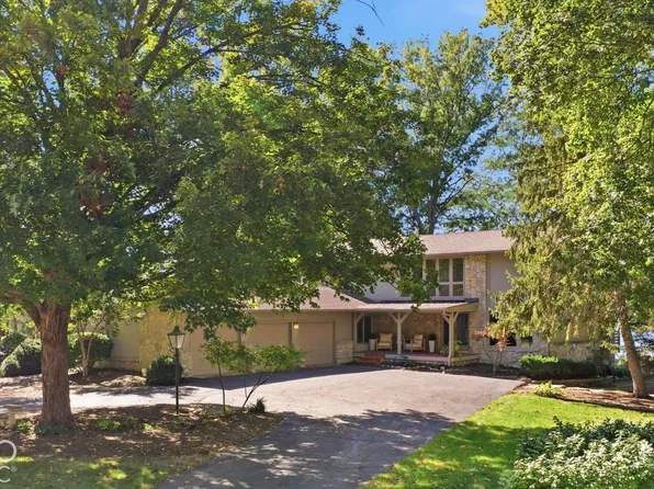 11122 Lakeshore Dr E, Carmel, IN 46033