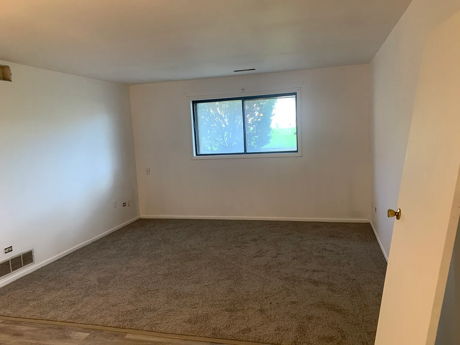 1 bed, 850 sqft, $1,080 — Photo 3