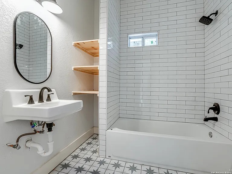 231 Chicago Blvd — Photo 9