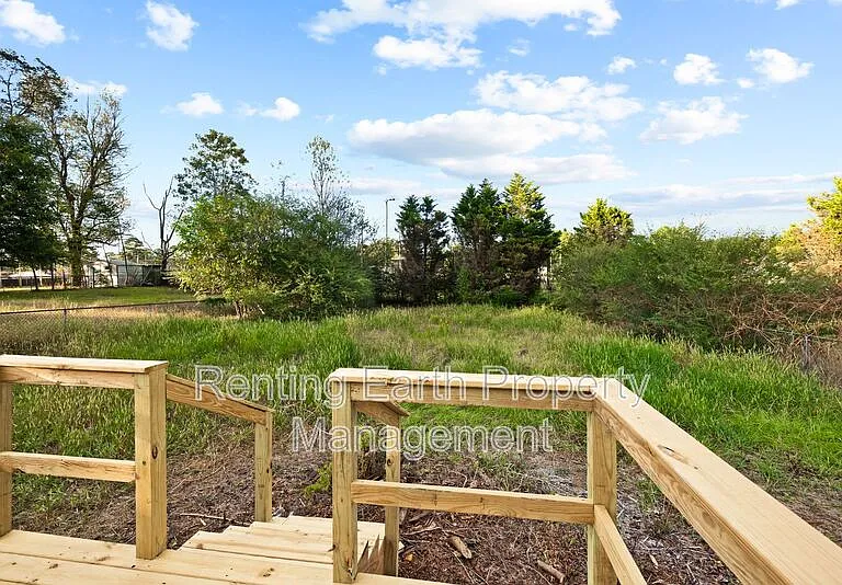 2423 Circle Dr — Photo 4