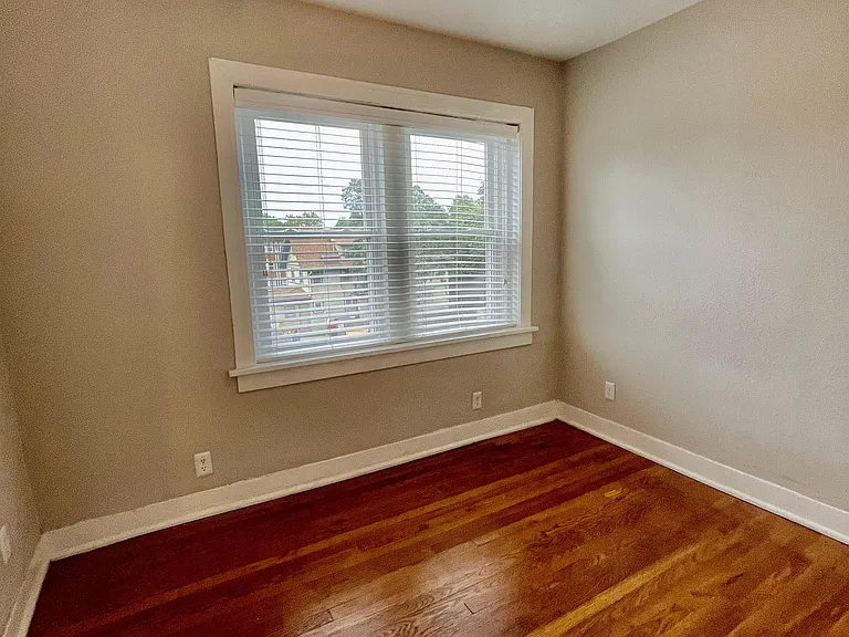 3713 Summit St #301 — Photo 8