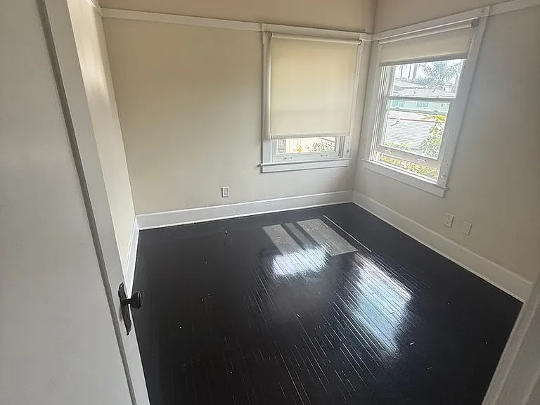 233-239 Hawthorn St #2070-2076 — Photo 10