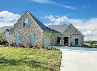 311 Royal Pond Cir, Flowood, MS 39232