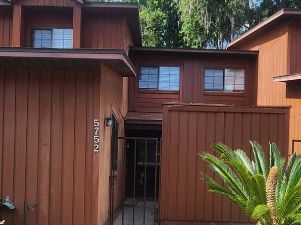 5752 SW 8th Pl, Gainesville, FL 32607